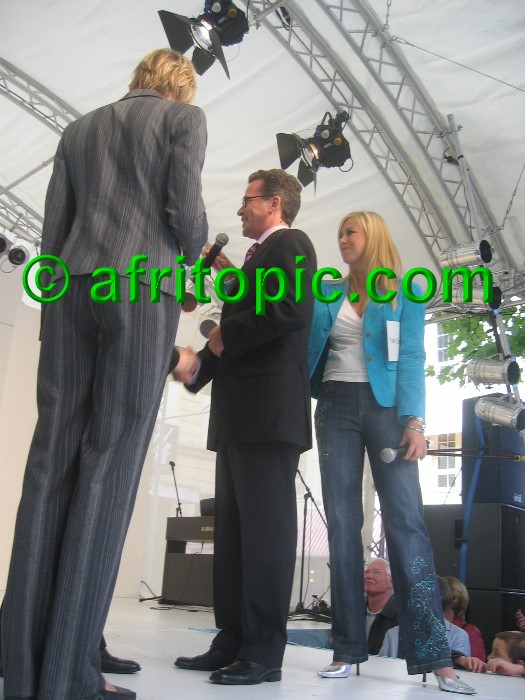 ../Images/Krefeld-Strssenmodenschau-2005 108.jpg